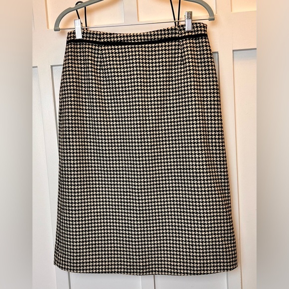 HAROLDS Women’s Size 8 100% Wool Herringbone Skirt Black White Lined Faux Pocket - Picture 1 of 9
